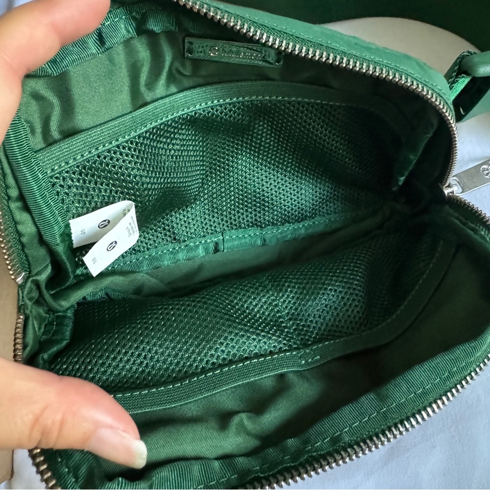 lululemon athletica Everglades Green Crossbody Bag - Picture 4 of 9